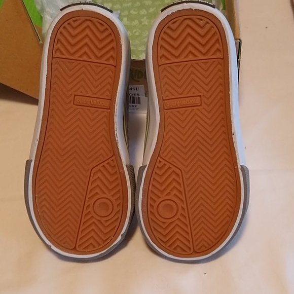 Morgan & Milo GREY STARS suede star sneakers - Picture 5 of 8